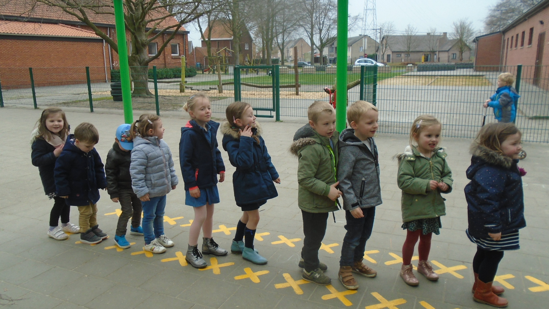 Buiten spelen -kleuters Stotert